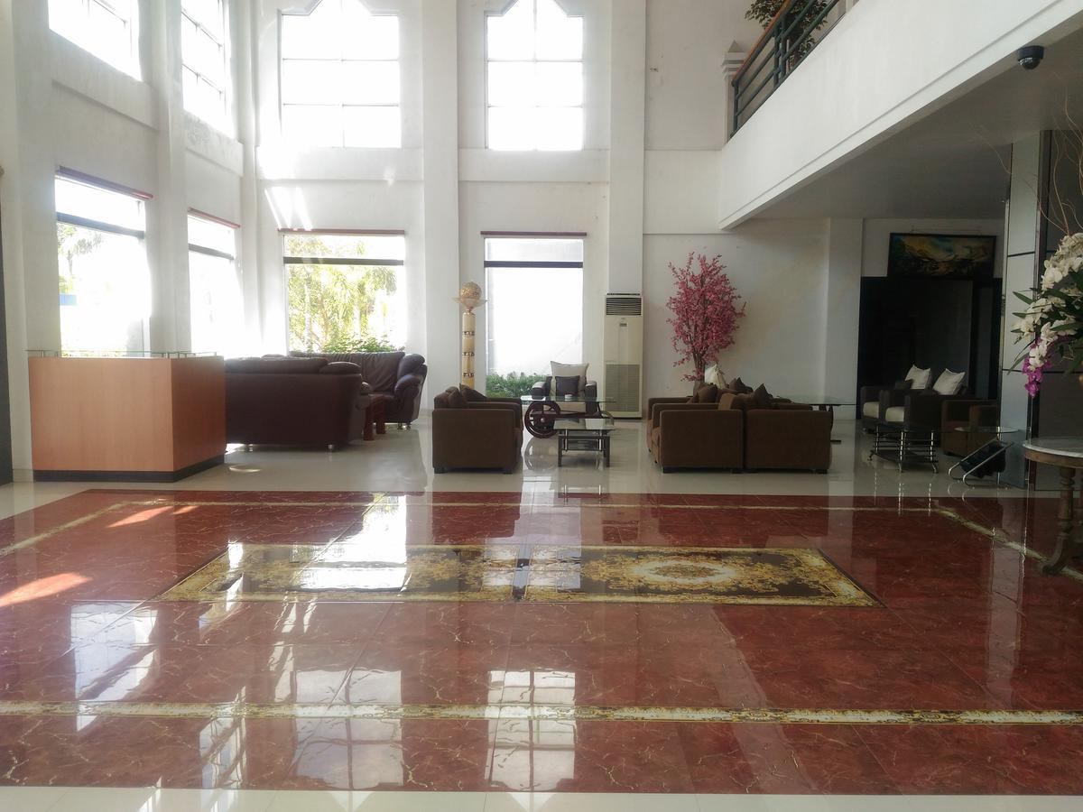 Grand Royal Taliwang Hotel Εξωτερικό φωτογραφία